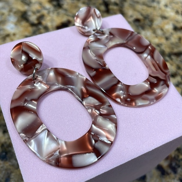 Free People Resin Drop Hoop Earrings - Picture 7 of 11